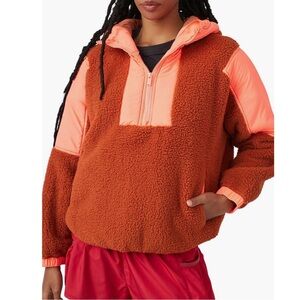 NWOT FREE PEOPLE MOVEMENT LEAD THE PACK FLEECE PULLOVER, SIZE MEDIUM